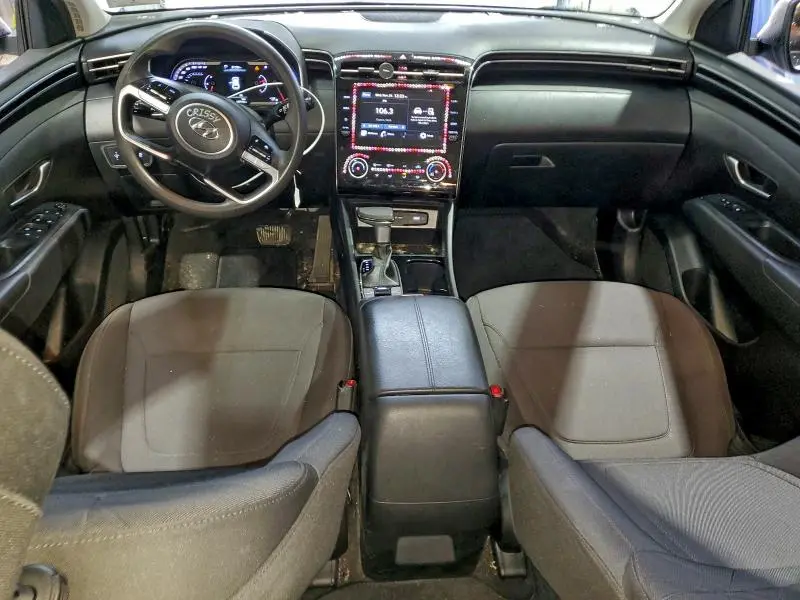 2023 HYUNDAI TUCSON SE  
