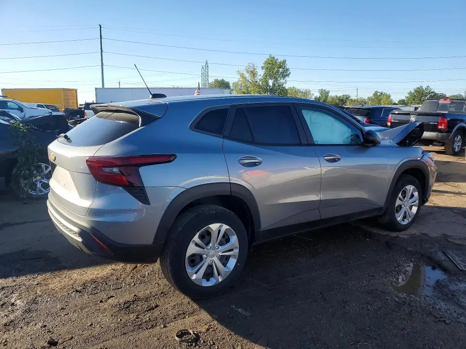 2024 CHEVROLET TRAX LS  