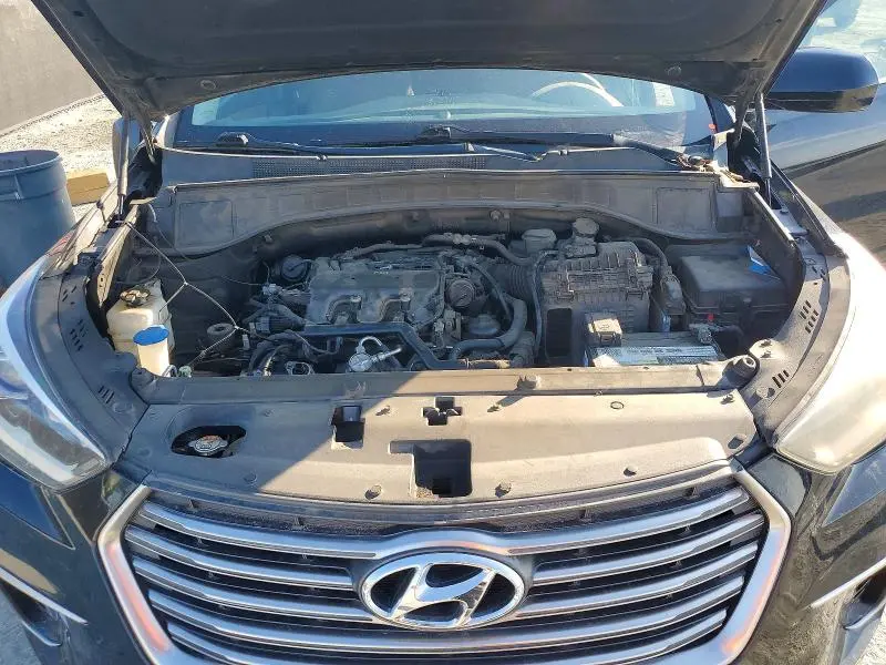 2018 HYUNDAI SANTA FE SE  