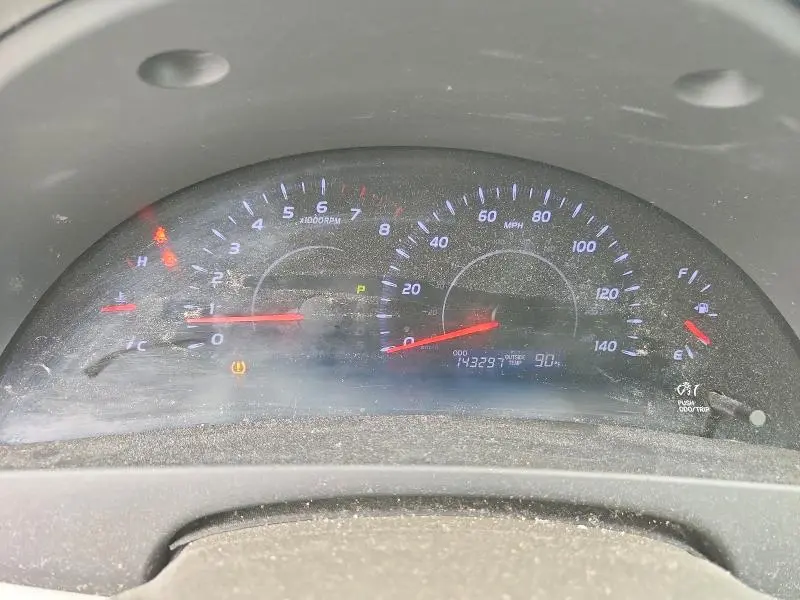 2010 TOYOTA CAMRY LE  