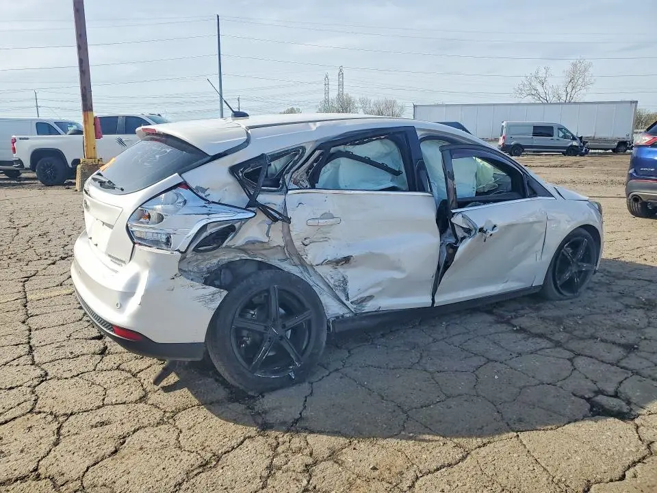 2012 FORD FOCUS TITANIUM  