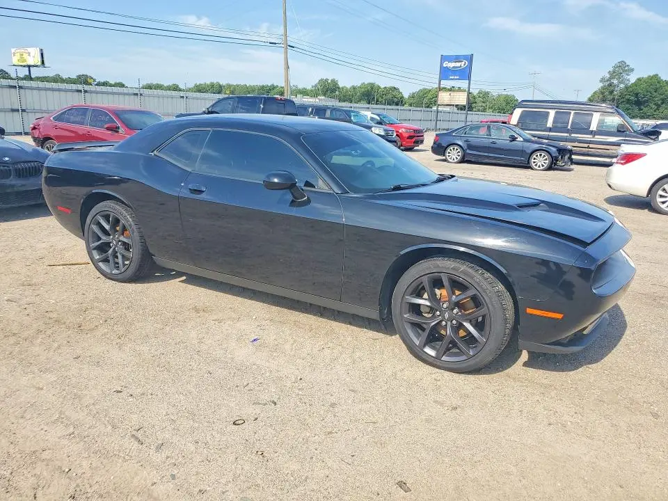 2021 DODGE CHALLENGER SXT  