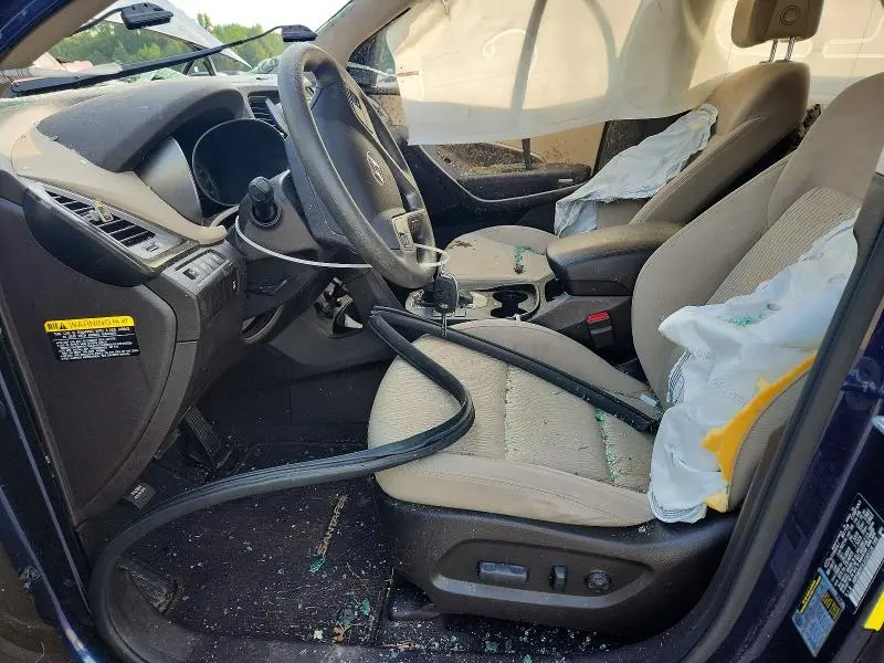 2018 HYUNDAI SANTA FE SE  