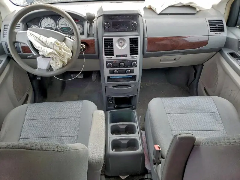 2010 CHRYSLER TOWN & COUNTRY LX  