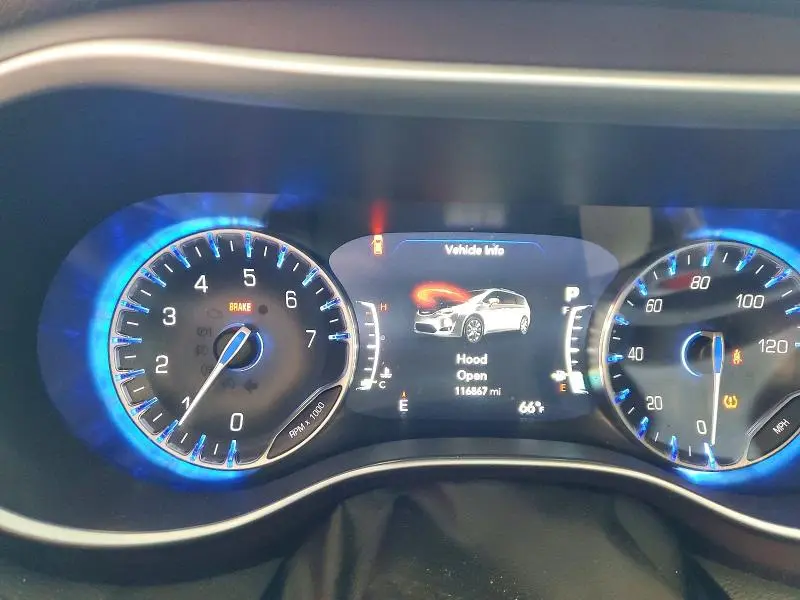 2017 CHRYSLER PACIFICA LIMITED  