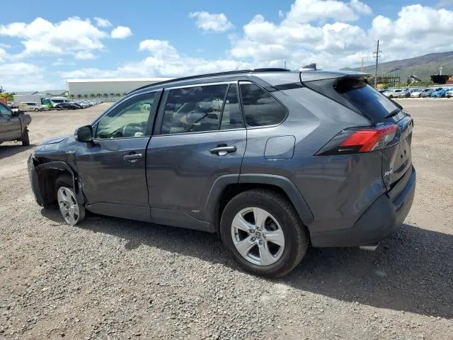 2021 TOYOTA RAV4 XLE  