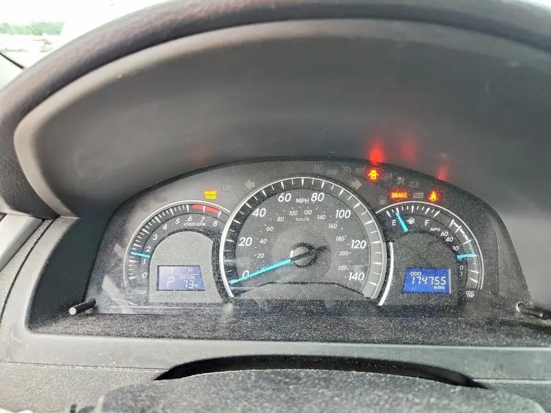 2014 TOYOTA CAMRY LE  