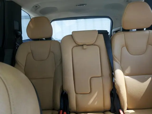 2016 VOLVO XC90 T6  