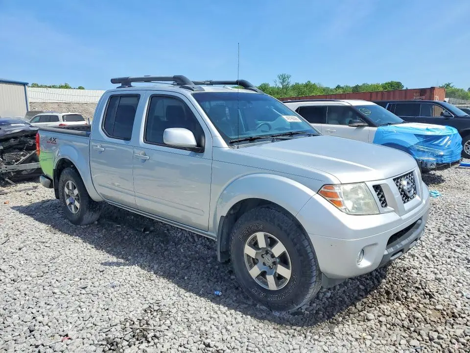 2011 NISSAN FRONTIER S  