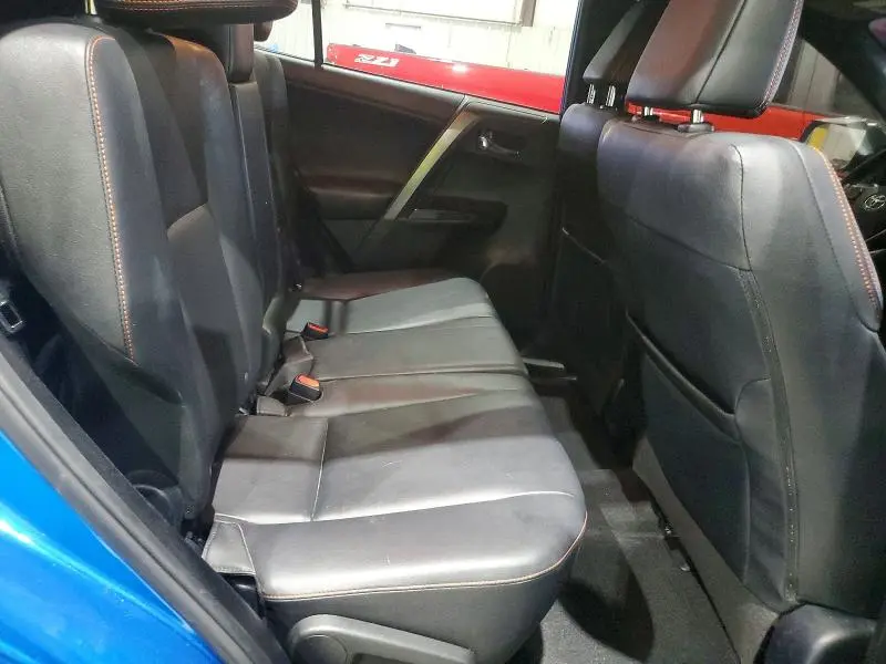 2017 TOYOTA RAV4 SE  