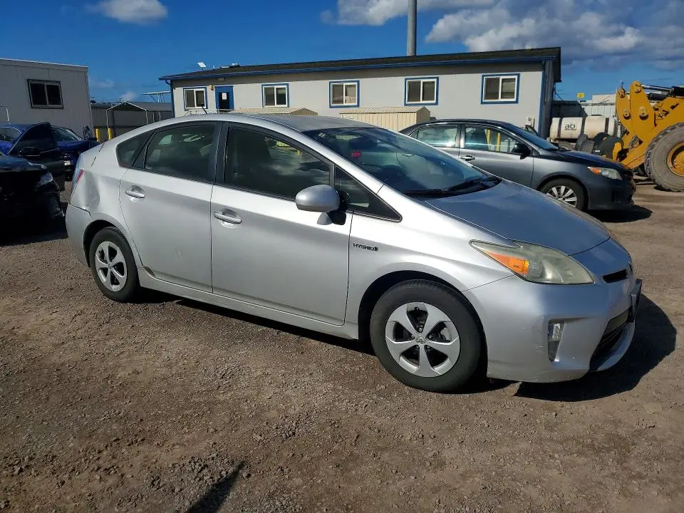 2013 TOYOTA PRIUS ONE  