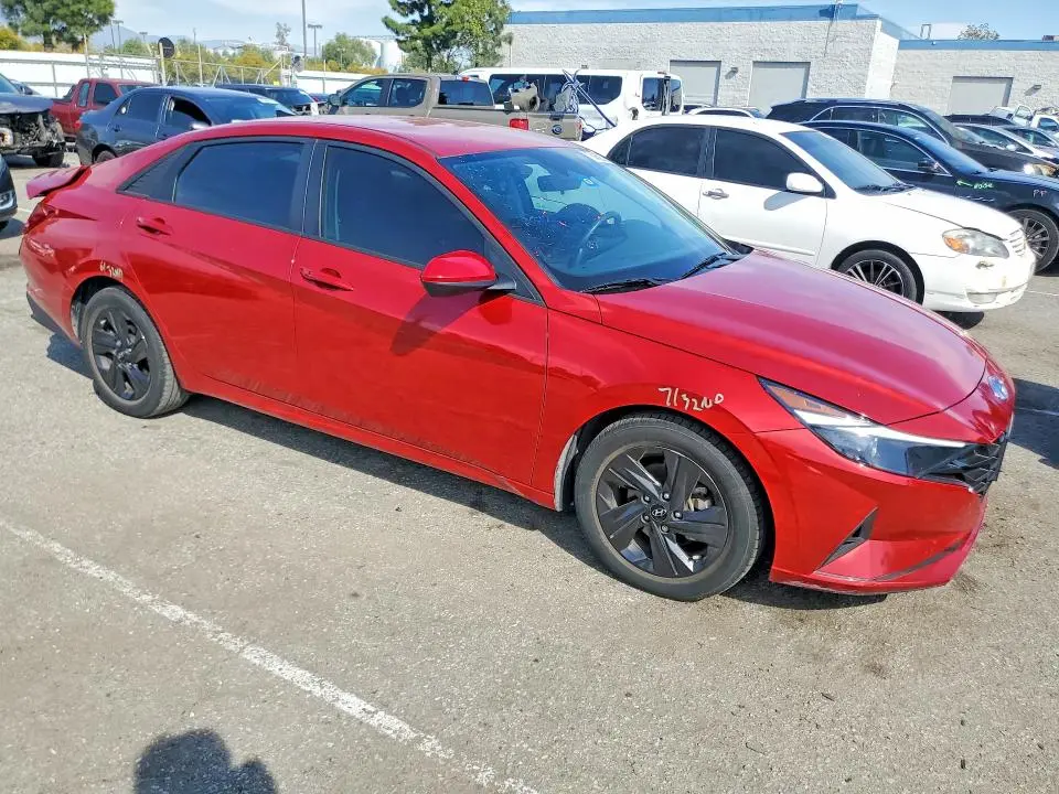 2022 HYUNDAI ELANTRA SEL  
