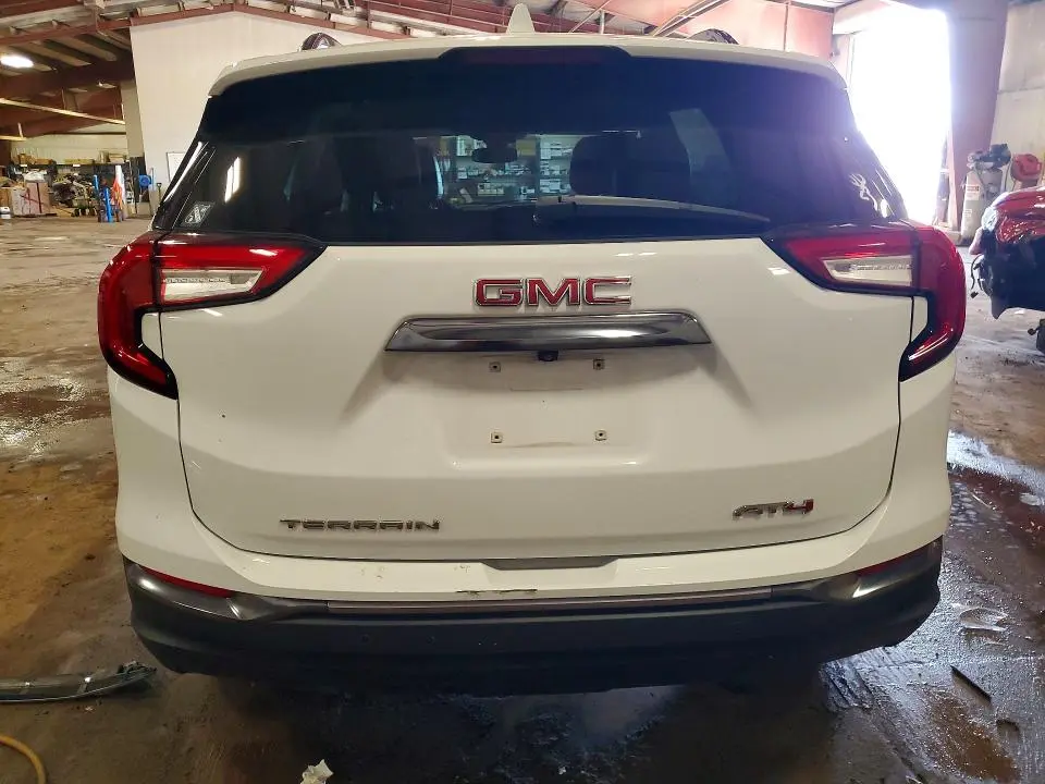 2022 GMC TERRAIN AT4  
