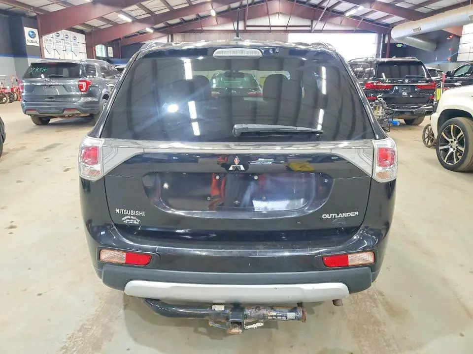 2015 MITSUBISHI OUTLANDER SE  
