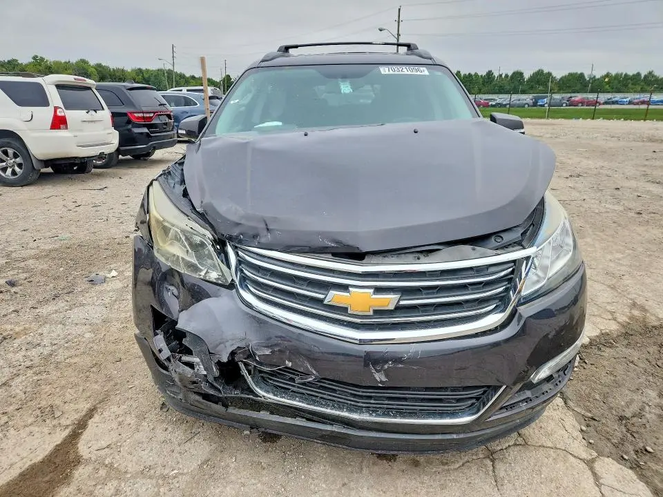 2017 CHEVROLET TRAVERSE LT  