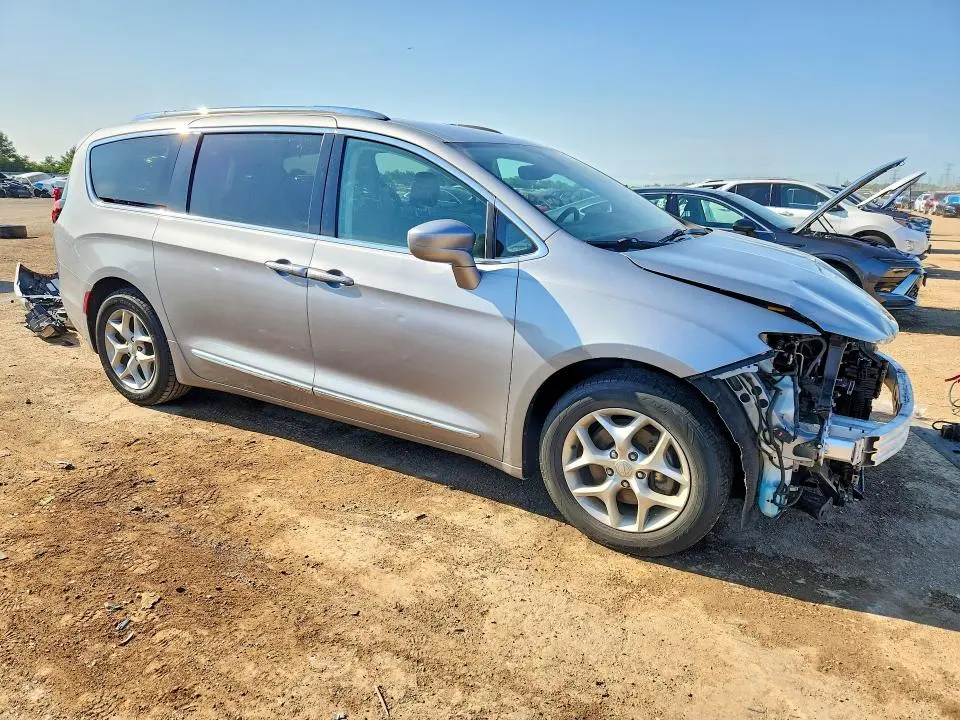 2018 CHRYSLER PACIFICA TOURING L PLUS  