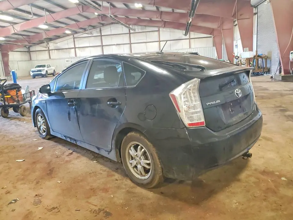 2010 TOYOTA PRIUS III  