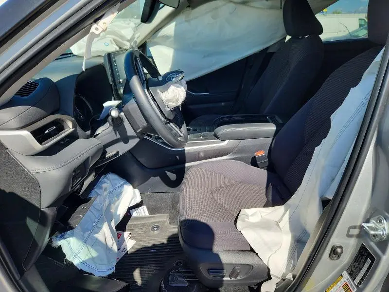 2022 TOYOTA HIGHLANDER HYBRID LE  