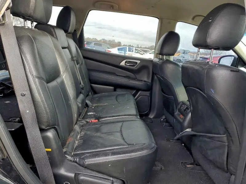 2016 NISSAN PATHFINDER S  