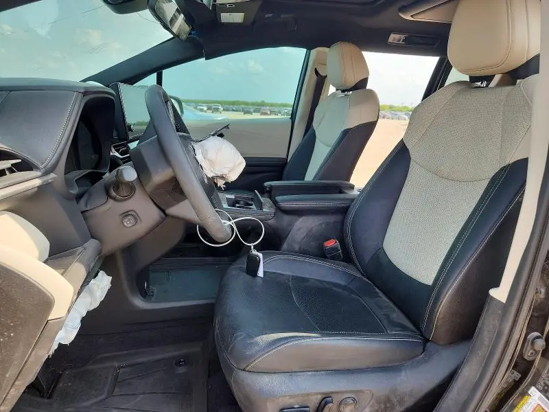 2025 TOYOTA SIENNA PLATINUM 7-PASSENGER  