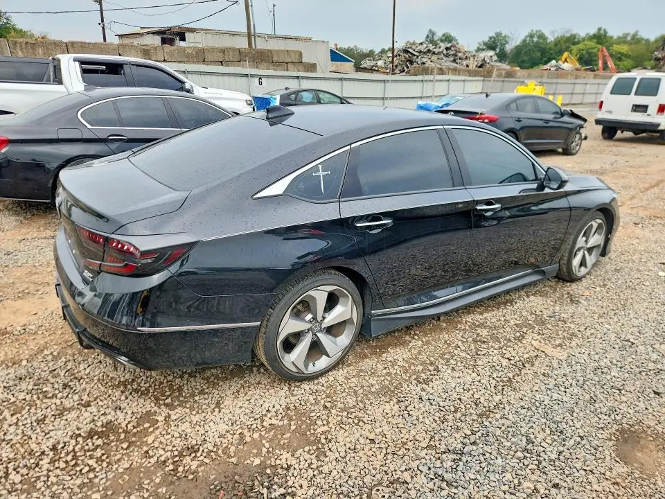 2019 HONDA ACCORD TOURING  