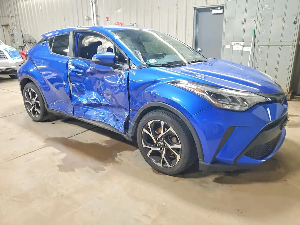 2020 TOYOTA C-HR XLE  