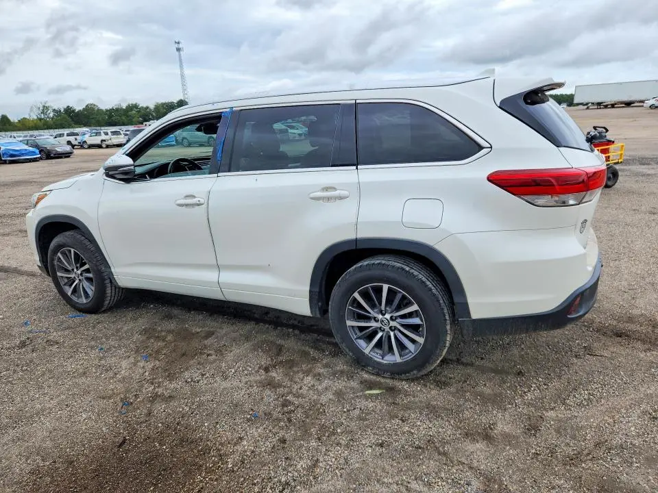 2017 TOYOTA HIGHLANDER XLE  