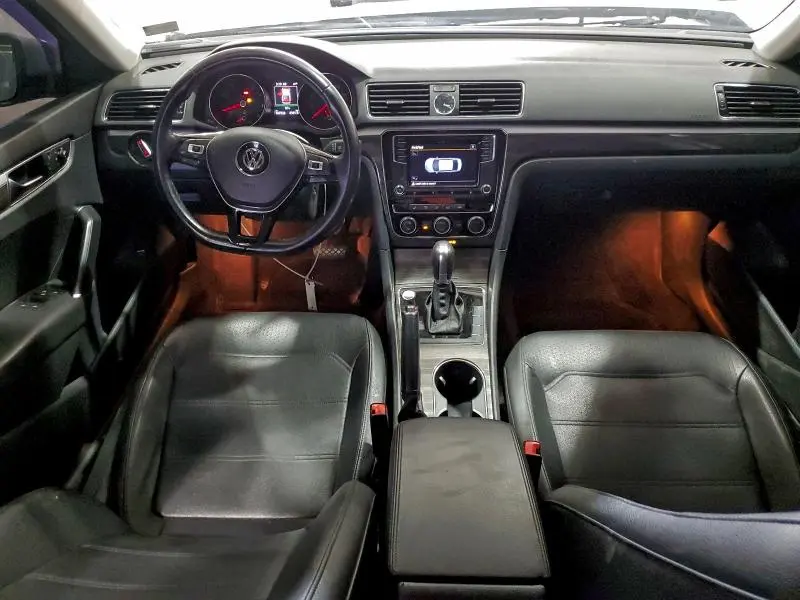 2017 VOLKSWAGEN PASSAT SE  