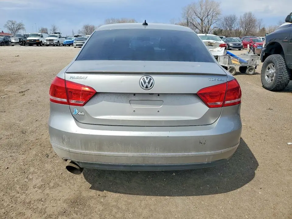 2013 VOLKSWAGEN PASSAT SEL  