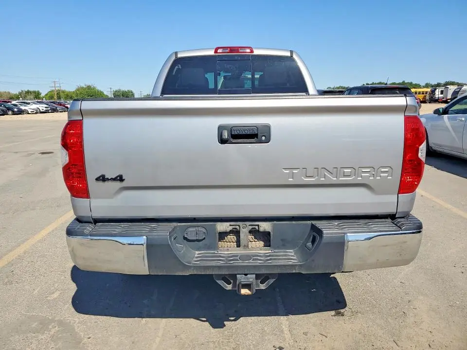 2018 TOYOTA TUNDRA SR5  