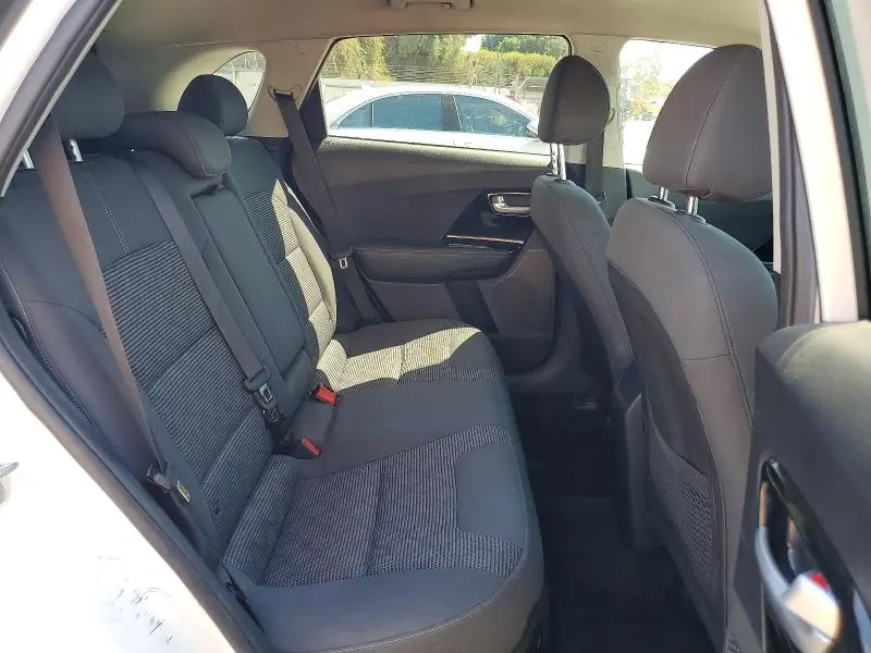 2022 KIA NIRO LXS  