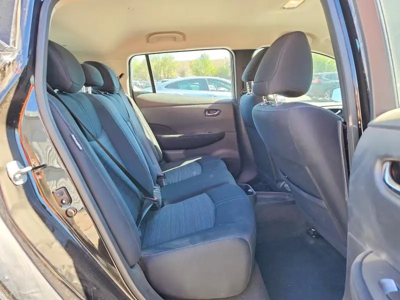 2025 NISSAN LEAF S  