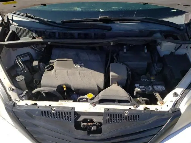 2015 TOYOTA SIENNA   