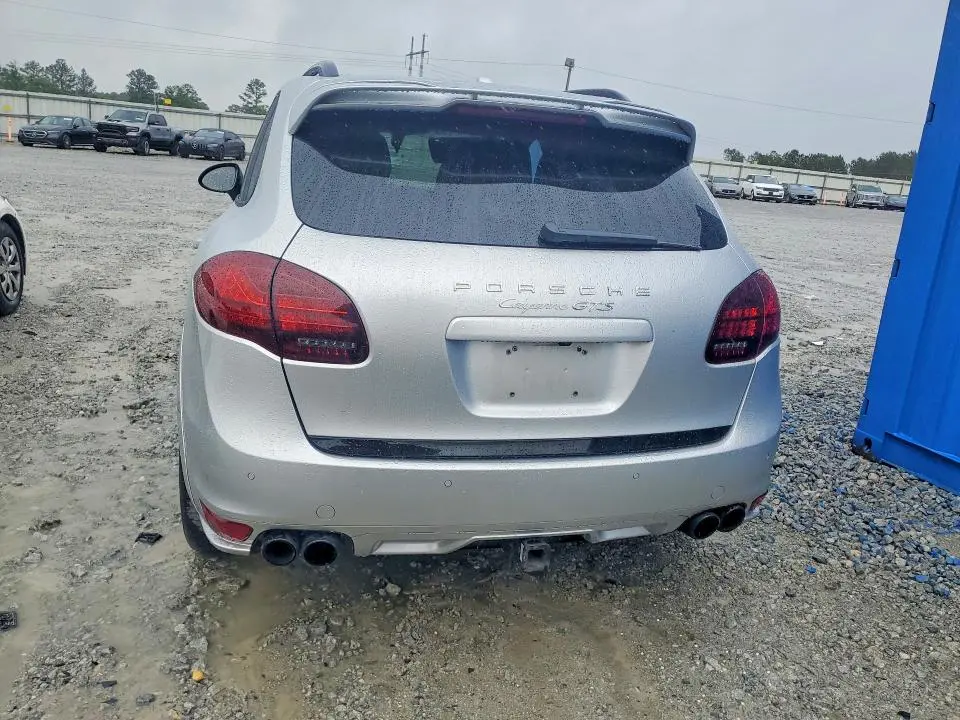 2013 PORSCHE CAYENNE GTS  