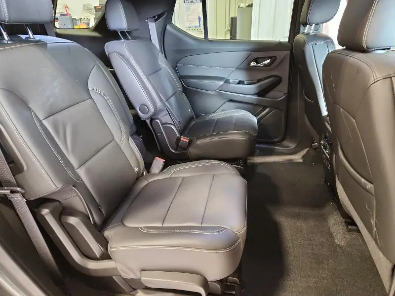 2023 CHEVROLET TRAVERSE LT  