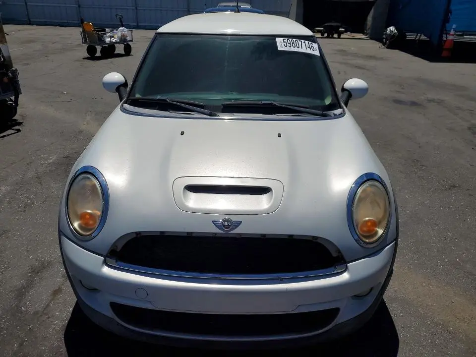 2011 MINI COOPER S  