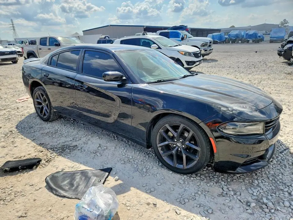 2021 DODGE CHARGER SXT  