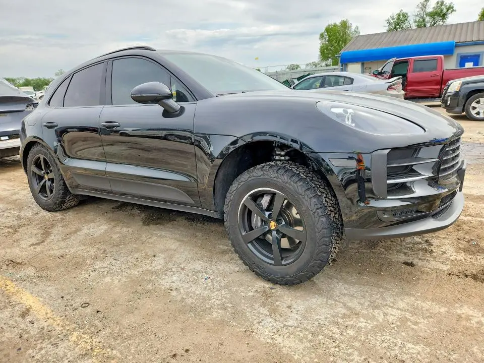 2021 PORSCHE MACAN   