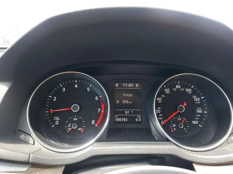 2016 VOLKSWAGEN PASSAT SE  