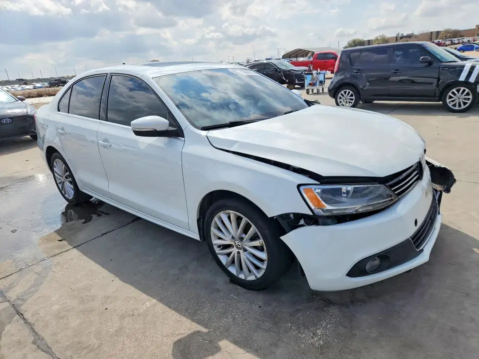 2014 VOLKSWAGEN JETTA SEL  