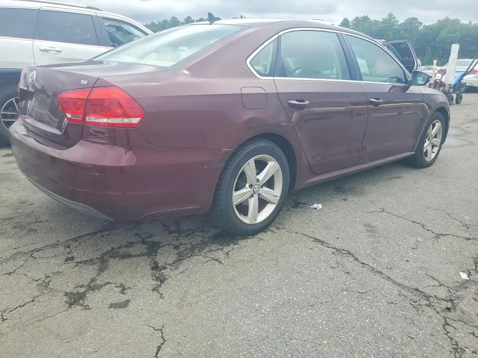 2012 VOLKSWAGEN PASSAT SE  