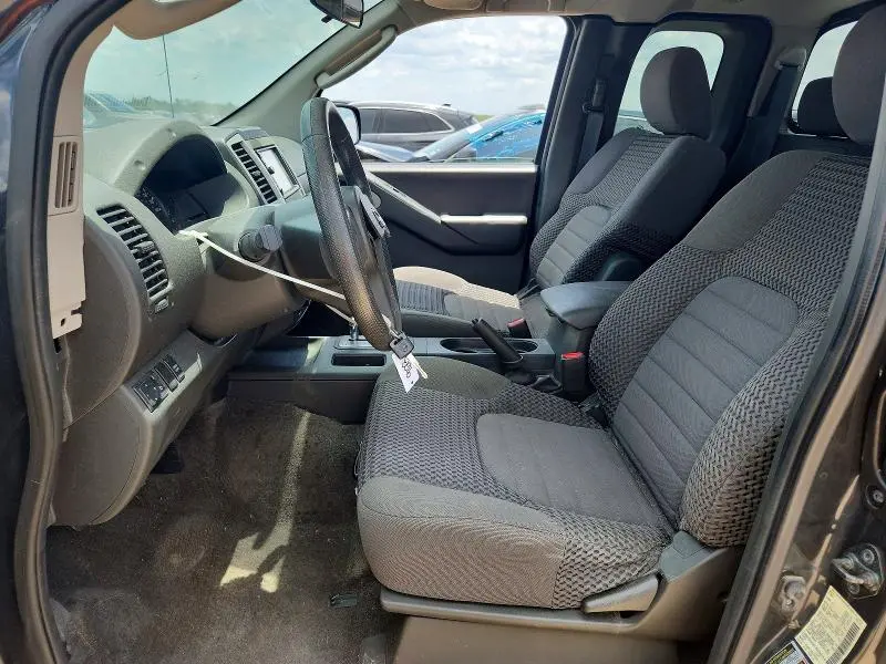 2011 NISSAN FRONTIER SV V6  