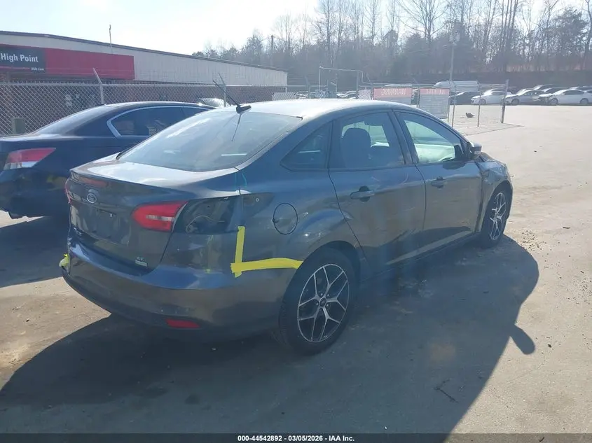 2017 FORD FOCUS SE