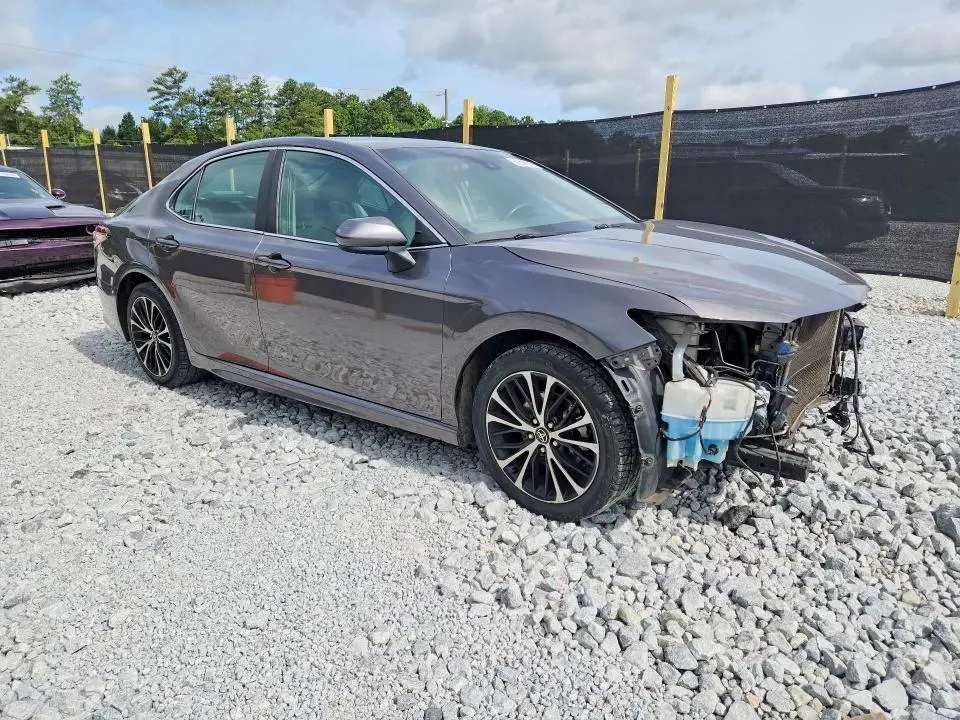 2018 TOYOTA CAMRY SE  
