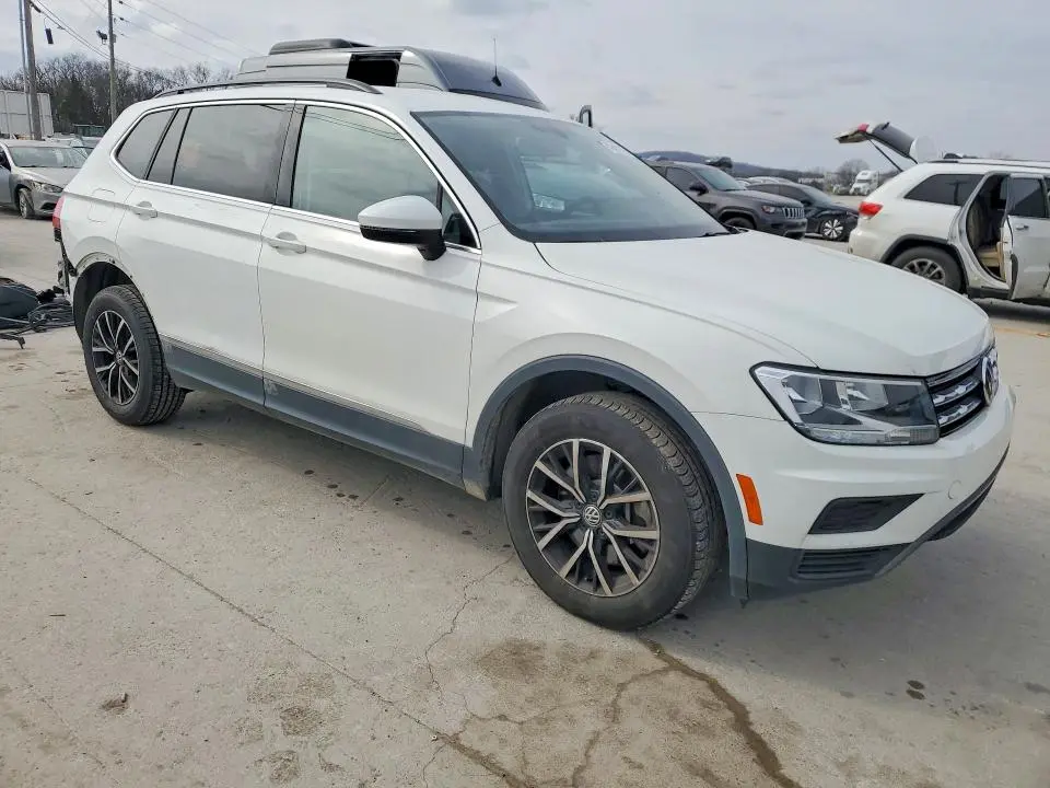 2021 VOLKSWAGEN TIGUAN SE  