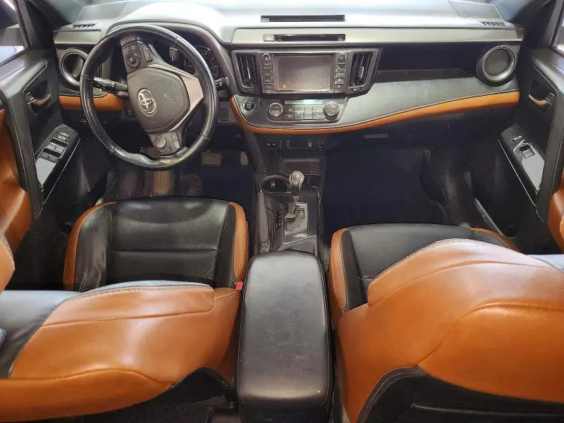 2016 TOYOTA RAV4 SE  