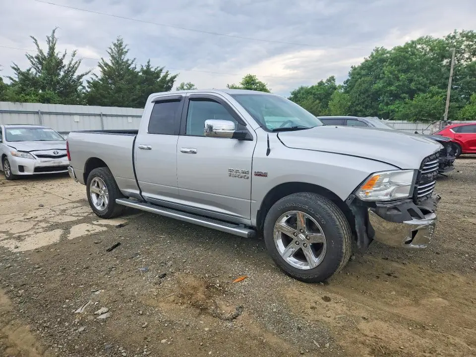 2016 RAM 1500 SLT  
