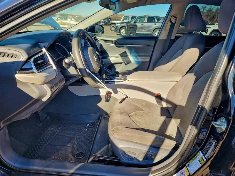 2018 TOYOTA CAMRY LE  