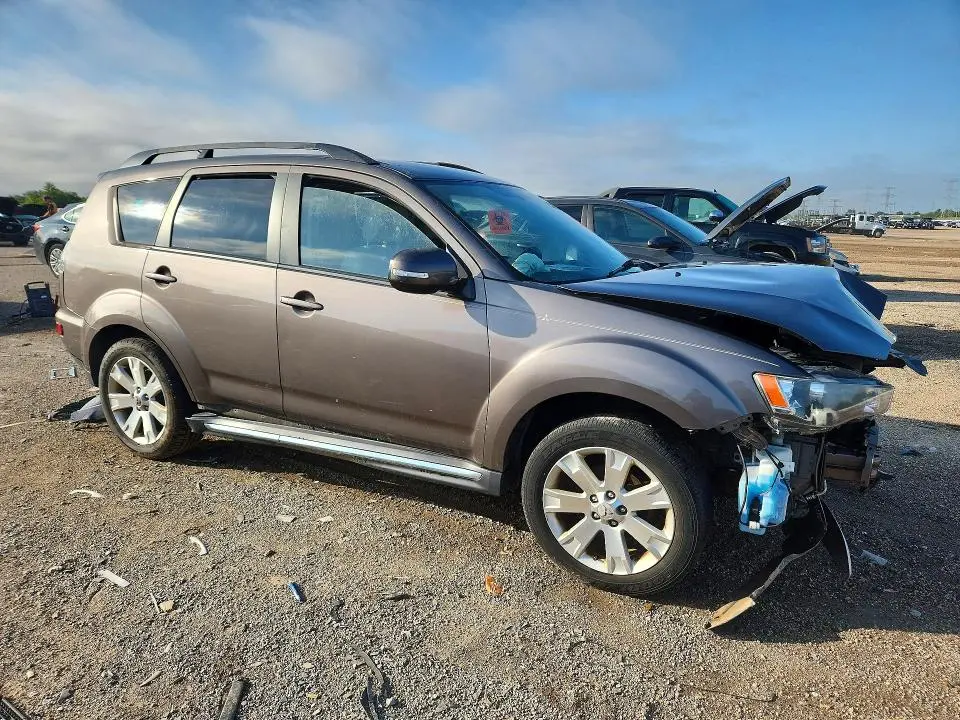2012 MITSUBISHI OUTLANDER SE  