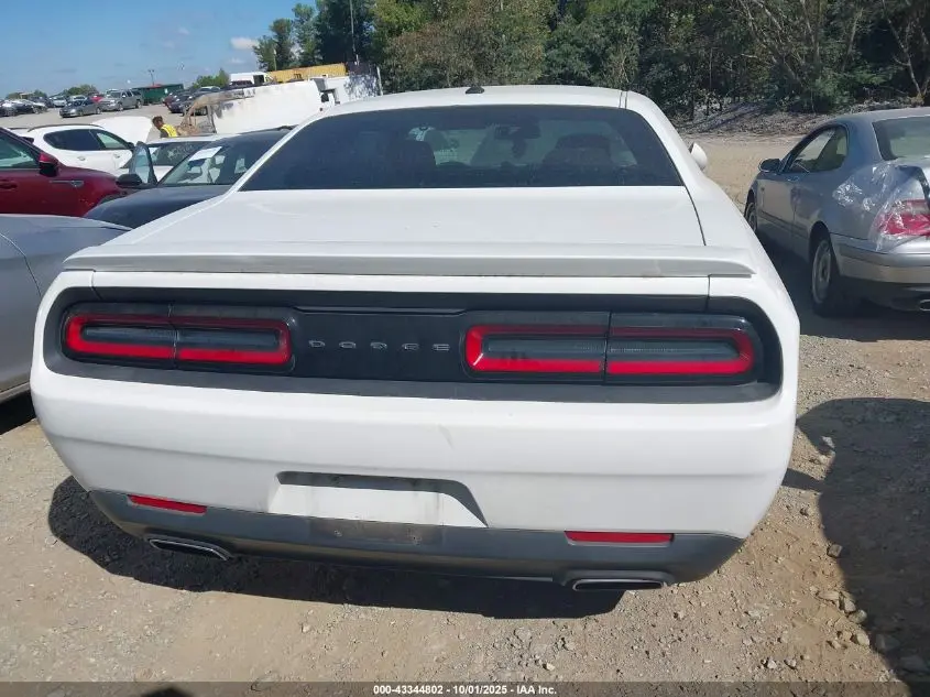2016 DODGE CHALLENGER SXT